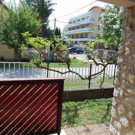 شقة Csipkerozsa Vendeghaz